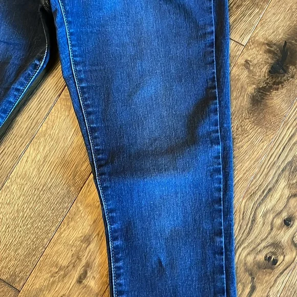 Levi's Women's Dark Blue 711 Skinny Jeans - Picture 15 of 16